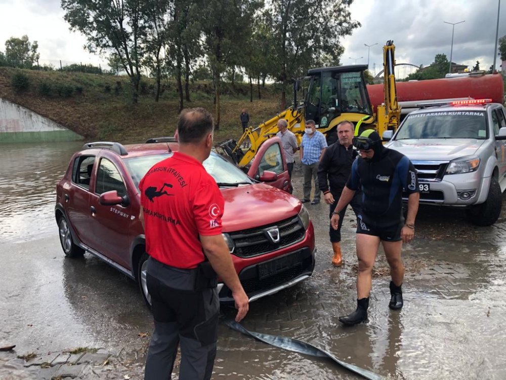 Samsun’dan klasik sel manzaraları