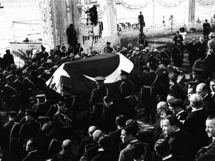 Ataturk Cenaze Toreni 25