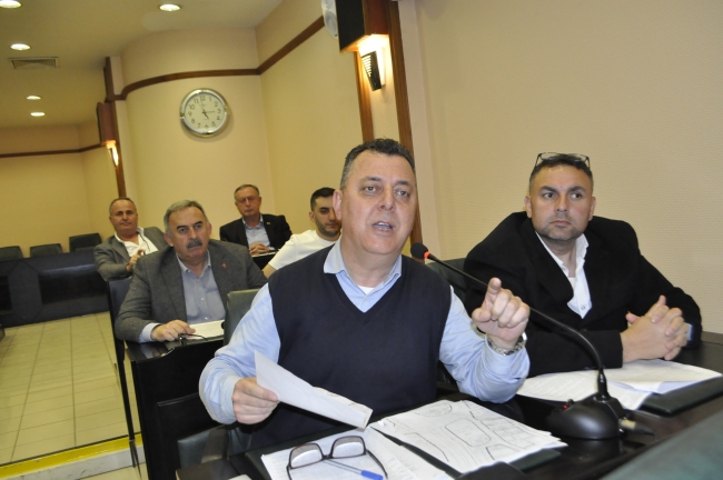 Samsun bunu tartışıyor! Gençlik Parkı'nın içinden geçtiler