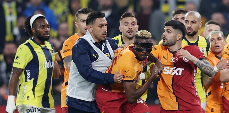 Fenerbahçe'ye Aslan pençesi! Galatasaray yarı finalde... Maçta olaylar çıktı...