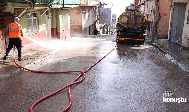 İlkadım'da temizlik seferberliği: Sokaklar baştan aşağı yıkanıyor