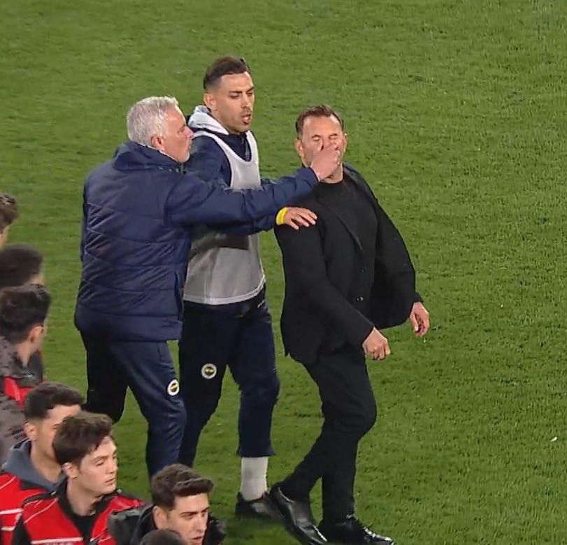 Fenerbahçe'ye Aslan pençesi! Galatasaray yarı finalde... Maçta olaylar çıktı...
