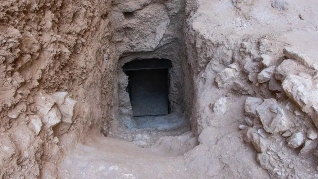 Tutankhamun’dan sonra bir ilk: Firavun Thutmose II’nin mezarı bulundu!
