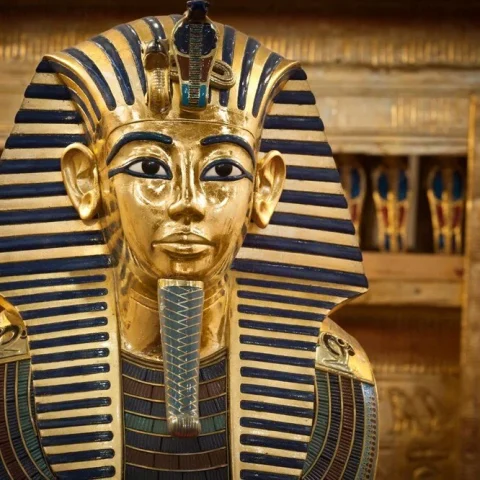 Mısır’da dünyanın en büyük müzesi açıldı: Tutankhamun’un mezarı ilk kez tümüyle sergileniyor