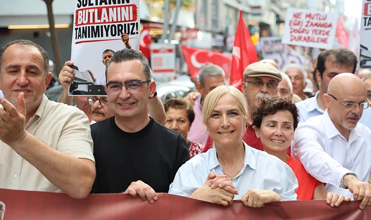CHP Parti Meclisi (PM) Üyesi Nazan Güneysu