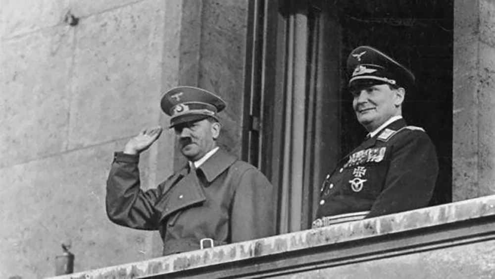 Hermann Göring’in sonu, tarih kitaplarında çoğu zaman zehir kapsülü ve darağacından kaçış hikayesi olarak anlatılır. Ancak olayın asıl önemi, bir mahkumun nasıl öldüğünden daha büyüktür.