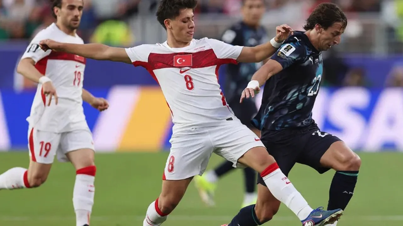 Karşılaşmanın henüz 2. dakikasında Paraguaylı Galarza’nın kaydettiği gol, mücadelenin skorunu belirledi. Erken gelen golün ardından beraberlik için yüklenen Türkiye, aradığı fırsatları değerlendiremedi ve sahadan puansız ayrıldı.