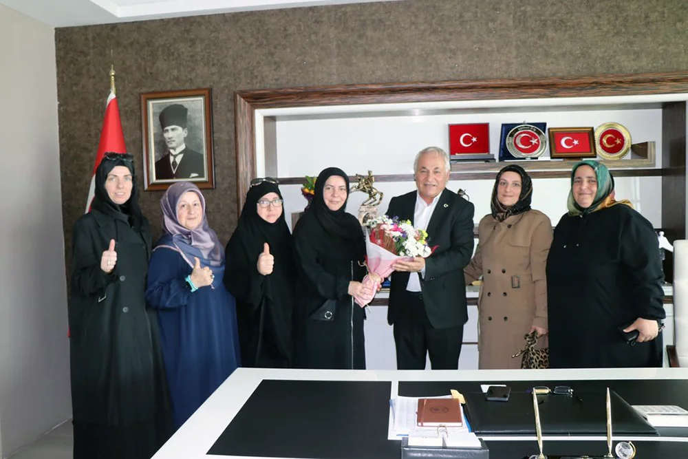 Tolga Birgücü yazdı: Samsun'da YRP'li çiçekçi Kadın Kolları Başkanı'ndan belediyede olay paylaşım: 'Çocuklar ilk benim işi halledin', 'Hemen para dönsün'