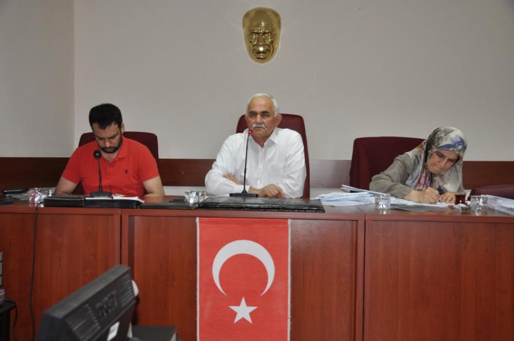 Başkandan esnafa ruhsat kıyağı