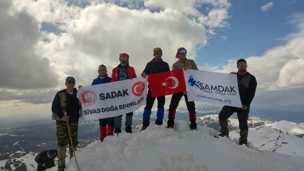 Samsunlu dağcılar Sivas/Kızıldağ’a tırmandı