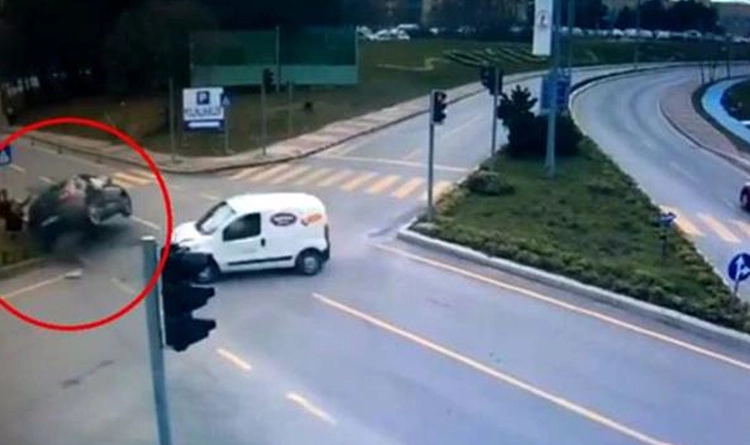 Samsun’da feci kaza: OMÜ kavşağında can pazarı yaşandı