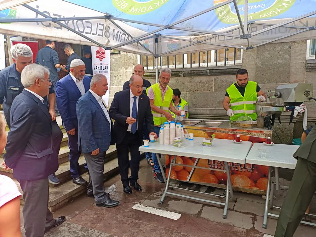 15 Temmuz şehitleri için 3 bin lokma dağıtıldı