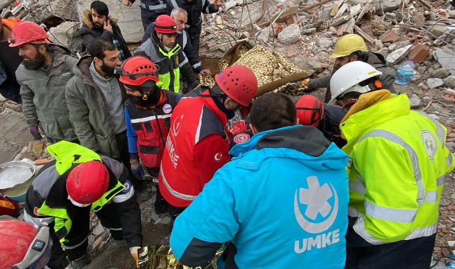 108 saat sonra CAK ekipleri kurtardı