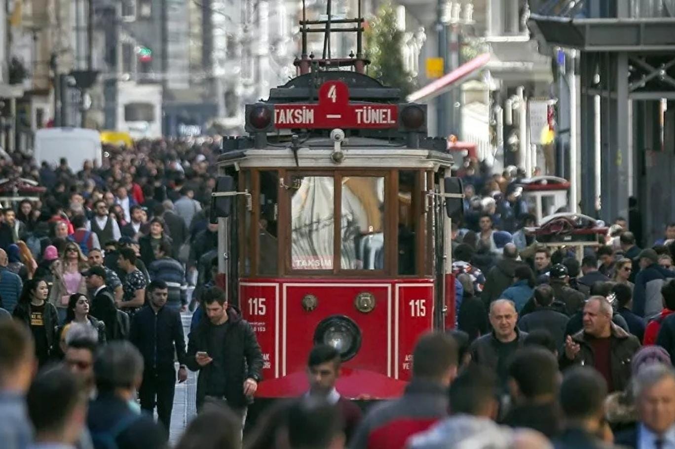 “Türkiye’nin sorunlarını hangi siyasi parti çözebilir” anketinden çarpıcı sonuç