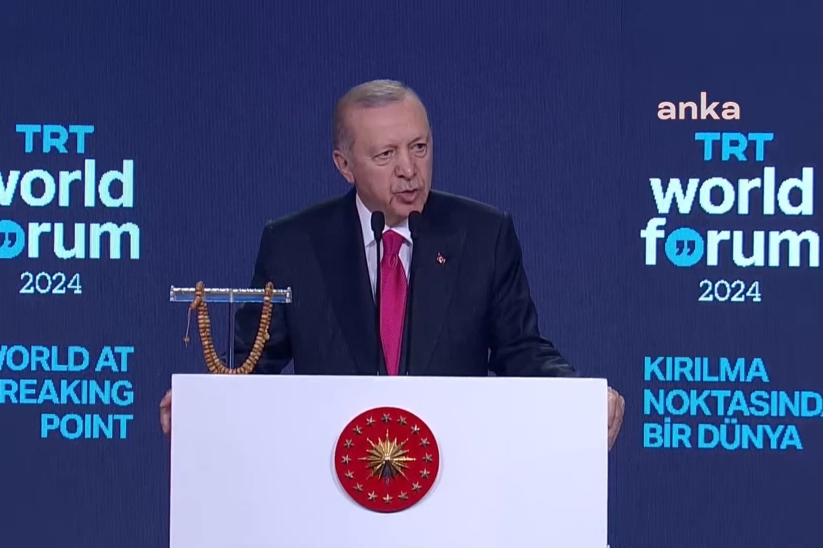 Erdoğan’a ‘İsrail’ protestosu: Ağzı kapatılarak dışarı alındı